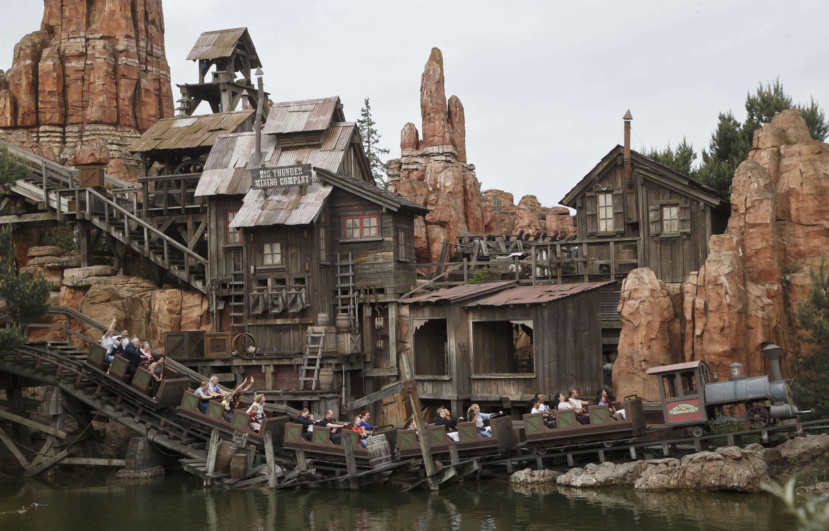 Euro Disney relaxé huit ans après un accident dans l'attraction du «Train de la mine»