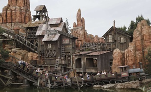 Le « Train de la mine » à Disneyland Paris en 2015.