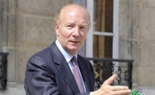 L'éloignement des sans-papiers est une des missions assignées en France à M. Hortefeux. Il va pouvoir s'appuyer sur une législation européenne, la "directive retour" adoptée fin juin, qui a suscité un tollé en Amérique latine car nombre des sans-papiers visés par la nouvelle loi sont originaires des pays de ce continent.