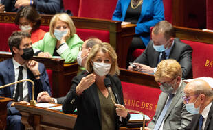 La ministre de la Transition écologique Barbara Pompili a dénoncé des attitudes sexistes survenues lors d'un débat à l'Assemblée nationale le jeudi 7 octobre.