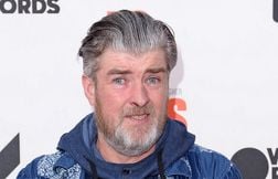 Le frère de Liam et Noel Gallagher, du groupe Oasis, inculpé pour viol