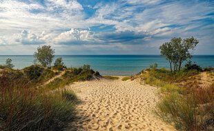 Le cadavre se trouvait sur la plage Bonaparte à Plouha, dans les Côtes-d'Armor.