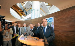 François Hollande était hier en déplacement à Savigny-le-Temple, en Seine-et-Marne.