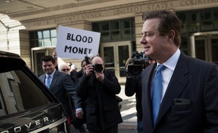 L'ancien directeur de campagne de Donald Trump, Paul Manafort, à sa sortie d'un tribunal de Washington, le 28 février 2018.