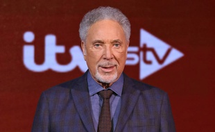 Le chanteur Tom Jones