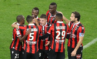 Les Niçois fêtant le deuxième but de la rencontre