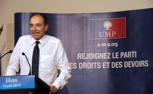 Le président de l'UMP Jean-François Copé a appelé dimanche à "laisser la justice travailler" dans l'affaire des primes en liquide perçues par Claude Guéant quand il était au ministère de l'Intérieur, ajoutant qu'il faudra tirer les conséquences politiques à l'issue du processus judiciaire.