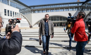 Le docteur Frédéric Péchier devant la la cour d'appel de Besançon le 29 mars 2017.