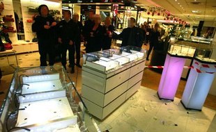 La bijouterie Mauboussin, installée au Printemps, a été braquée le mardi 23 novembre 2010.