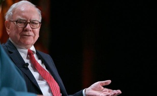 Le milliardaire américain Warren Buffett s'est allié au propriétaire de Burger King pour s'emparer du mythique ketchup Heinz, au terme de l'une des opérations les plus importantes de l'histoire de l'agroalimentaire.