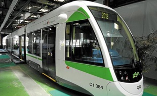 Les nouvelles rames CAF ressemblent beaucoup à celles livrées en 2000 par le constructeur canadien Bombardier.