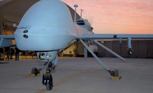 Six insurgés présumés ont été tués mercredi par les tirs d'un drone américain dans un fief taliban du nord-ouest du Pakistan, premier tir de ces avions depuis les législatives pakistanaises et la revue de la stratégie antiterroriste américaine par Barack Obama.