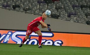 Maxime Dupé, le gardien du TFC, a vécu une soirée cauchemardesque face à Valenciennes et Joffrey Cuffaut. Archives.
