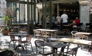 Une terrasse d'un restaurant à Paris, le 30 mai 2020.