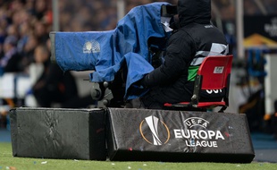 Sans compétition à diffuser, les chaînes sportives optent pour des documentaires et des rediffusions.