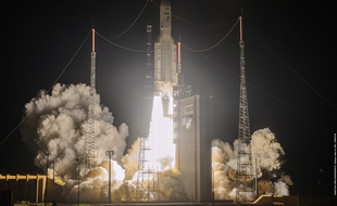 Lancement de la fusée Ariane 5, à Kourou le 15 août 2020.