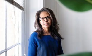 Audrey Pulvar, adjointe d'Anne Hidalgo, mène le plan zéro plastique dans la restauration collective.