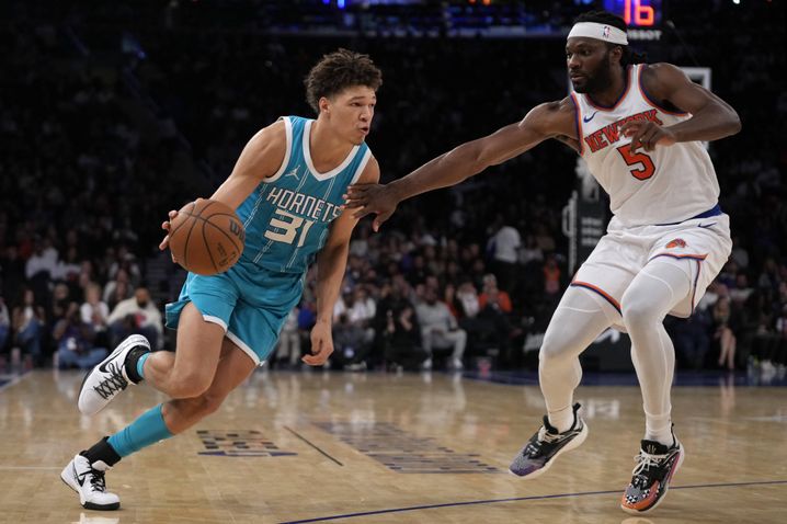 Tidjane Salaün s'est montré à son avantage durant les matchs de présaison, à l'image de ses 13 points inscrits au Madison Square Garden de New York le 15 octobre. 