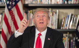 Donald Trump en visite dans une école à Orlando en Floride le 3 mars 2017.