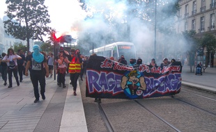 Les manifestants ont bravé l'interdiction du préfet, jeudi 9 juin 2016 à Nantes.