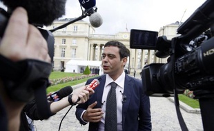 Le député PS Razzy Hammadi a annoncé qu'il ne voterait pas le traité européen de Bruxelles qui vient de recevoir un feu vert du Conseil constitutionnel, jugeant que ce texte fait "peser une menace sur la démocratie"