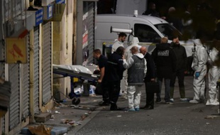 Un second corps sorti de l'appartement de Saint-Denis après l'assaut policier, le 18 novembre 2015