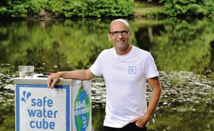 Jean-Paul Augereau, 49 ans, inventeur de la Safe Water Cube.