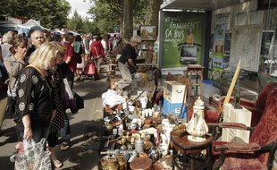 Lille, le 31 aout 2013. Journee d'ouverture sous le soleil de l'edition 2013 de la grande braderie.