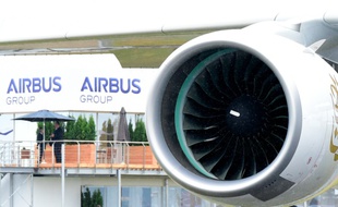 Airbus annonce la baisse du rythme de production de son A380 à un exemplaire par mois à partir de 2018 pour ajuster sa production