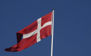 Le drapeau du Danemark.