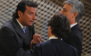Le capitaine du Costa Concordia, dont le naufrage devant l'île toscane du Giglio a fait 32 morts en janvier 2012, "a sauté" dans un canot alors que le paquebot coulait, selon un témoin entendu lundi à son procès.