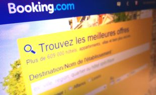 Le site Booking.com recrute 100 personnes à Tourcoing.