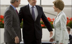 Le président américain George W. Bush a reçu mercredi Tony Blair à la Maison pour la dernière visite en tant que Premier ministre de son principal allié, avant qu'il ne quitte la tête du gouvernement britannique en juin.
