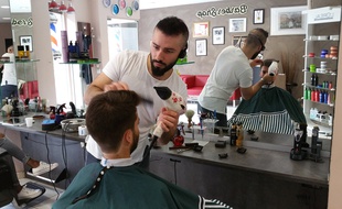 Football: Avant le grand soir, on s'est offert une coupe avec le coiffeur des joueurs du Racing club de Strasbourg