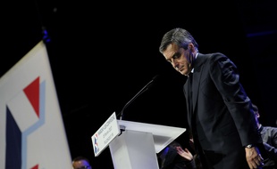 François Fillon, candidat LR à la présidentielle, en meeting à Margny-lès-Compiègne le 15 février 2017