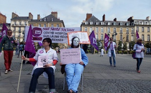 Une trentaine de salariés de Guillaume Régnier a manifesté ce lundi sur la place de la Mairie.
