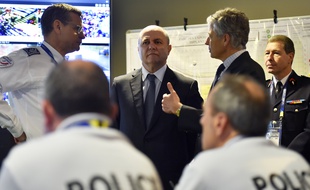 le ministre de l'Intérieur Bruno Le Roux au parc des expos de la Beaujoire à Nantes.
