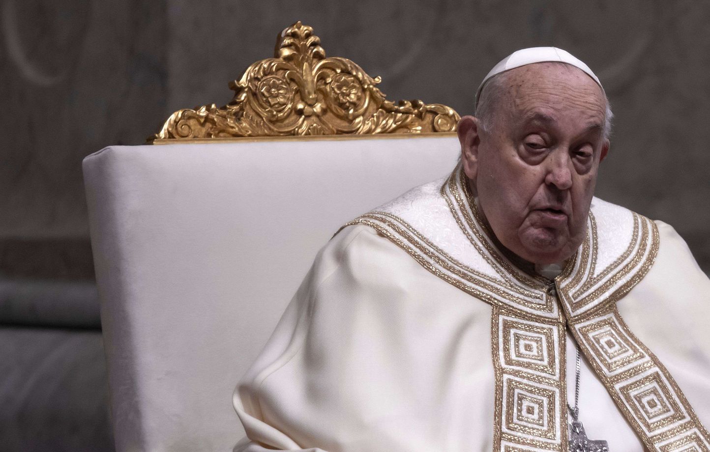 La santé du pape François se dégrade après deux crises respiratoires aiguës