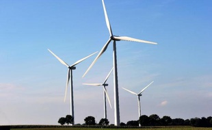 L'Unesco souhaite qu'"un équilibre" soit trouvé entre le développement des parcs éoliens et la protection du patrimoine, a déclaré mardi la directrice générale de l'Unesco, Irina Bokova.