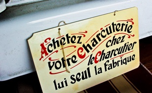 Les artisans-charcutiers se défendent. (illustration)