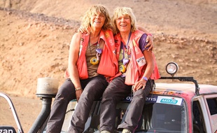 Patricia et Brigitte participent au rallye des gazelles.