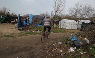 Calais, le 17 décembre 2015 - Le camp de migrants à Calais.
