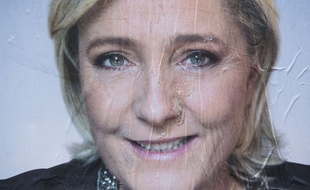 Une affiche de la campagne présidentielle de Marine le Pen à Paris.