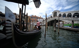 Illustration de gondoles à Venise
