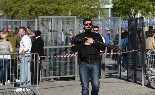 Important dispositif de sécurité devant le Dôme à Marseille avant un meeting de Marine Le Pen. (Illustration).