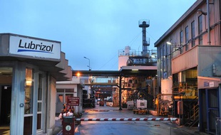 L'usine Lubrizol, près de Rouen, où une fuite de gaz a provoqué un nuage nauséabond jusqu'à la région parisienne. Le 22 janvier 2013.