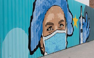 Une fresque à Paris, le 11 novembre 2020.