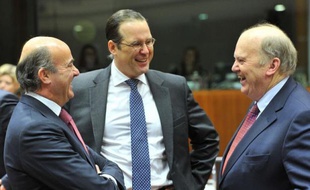 L'économie espagnole connaîtra au quatrième trimestre sa période la plus difficile depuis que le pays a replongé en récession à la fin de l'année 2011, a affirmé mardi le ministre espagnol des Finances Luis De Guindos lors d'une conférence de presse à Bruxelles.