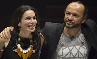 Le duo lors d'un concert au Cirque d'Hiver à Paris en mai 2015.