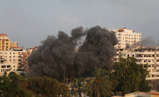 Un missile israélien frappe Gaza, le 22 juillet 2014.